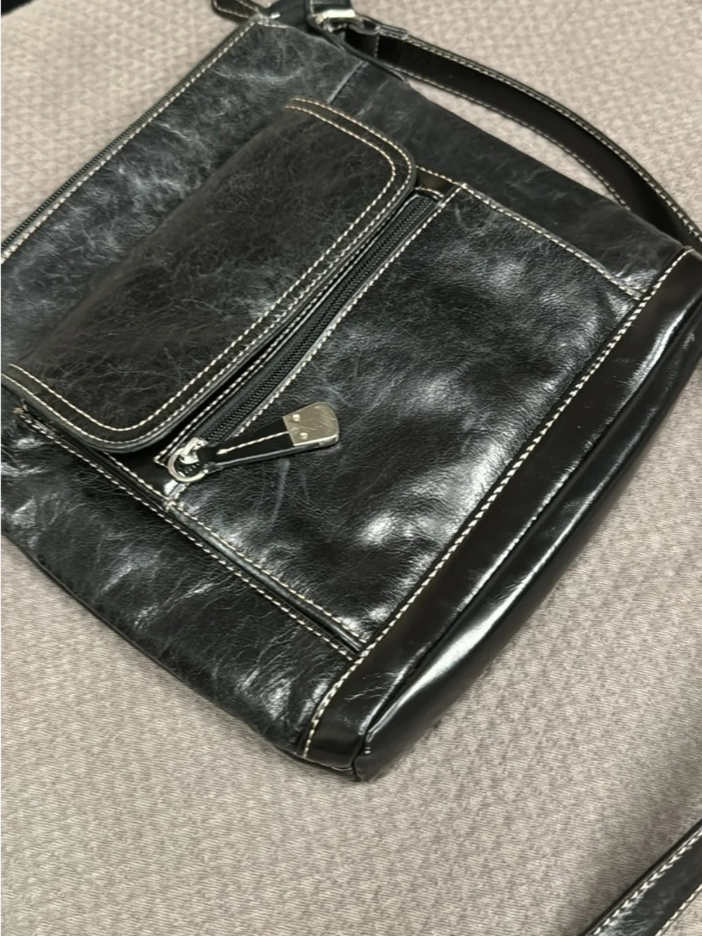 Black Leather Crossbody Bag with Front Pocket Gianni Binni